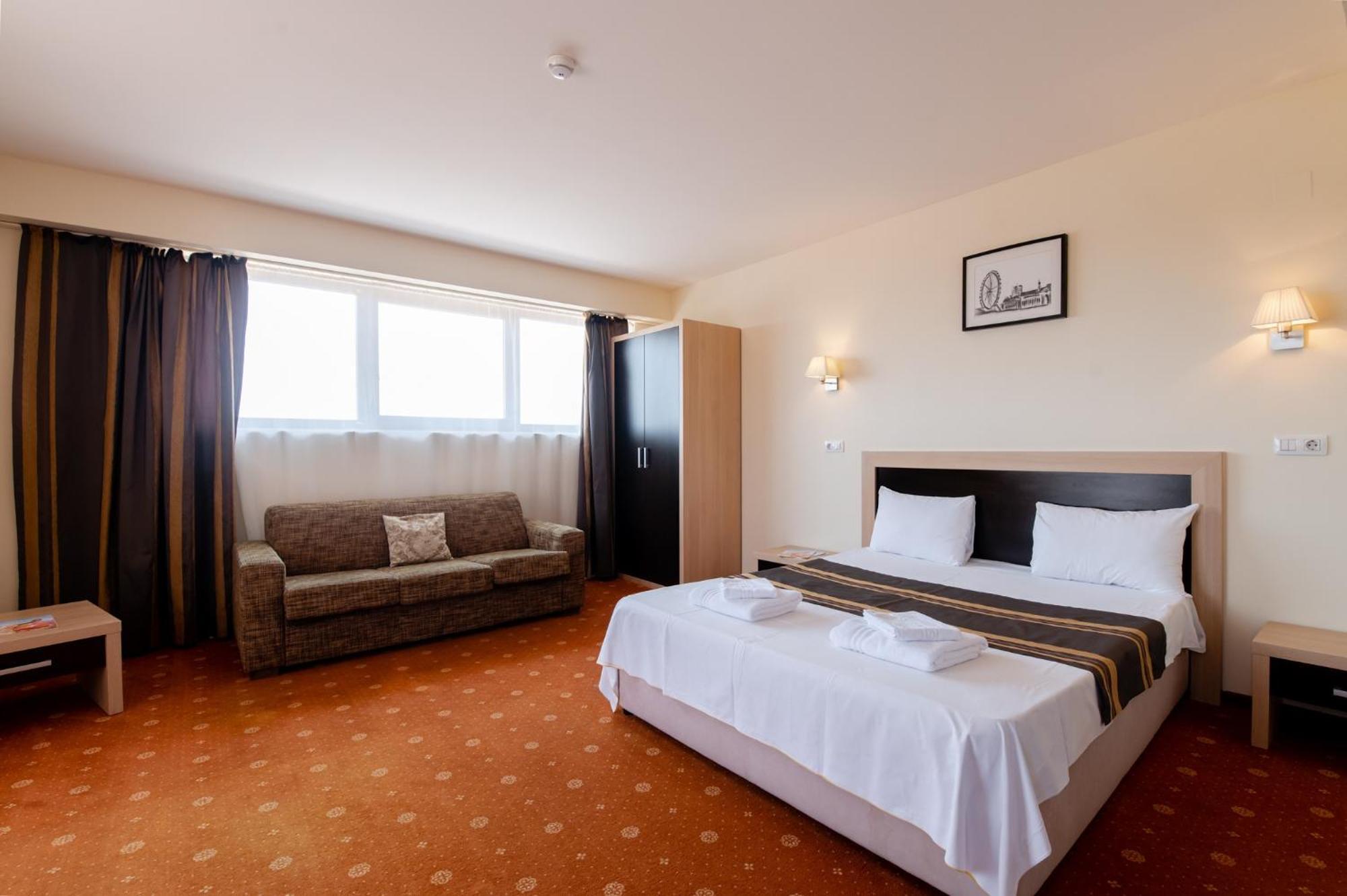 Oxford Inns&suites Hotel 3*